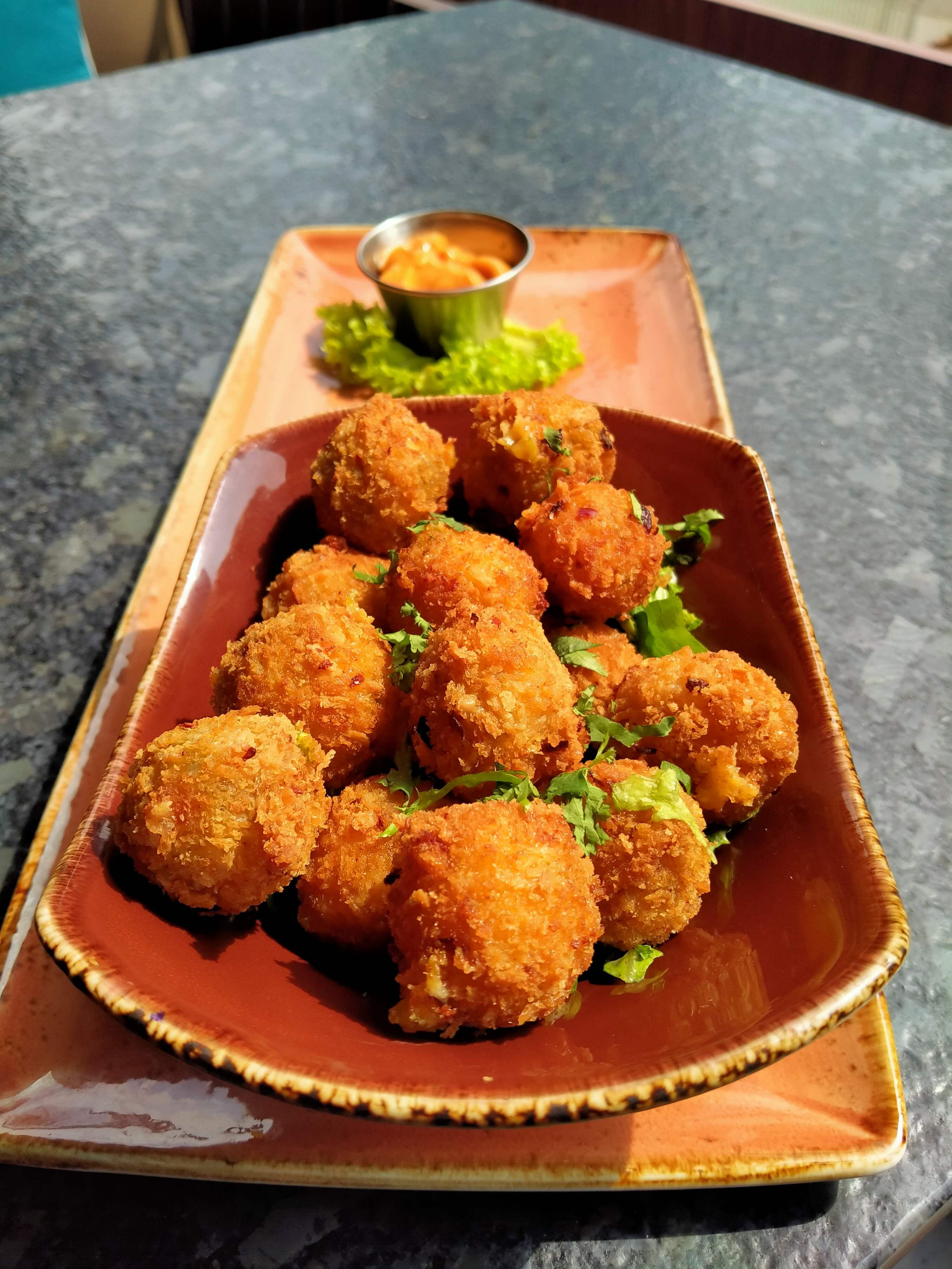 Dish,Food,Cuisine,Fried food,Ingredient,Meatball,Prawn ball,Deep frying,Pakora,Korokke