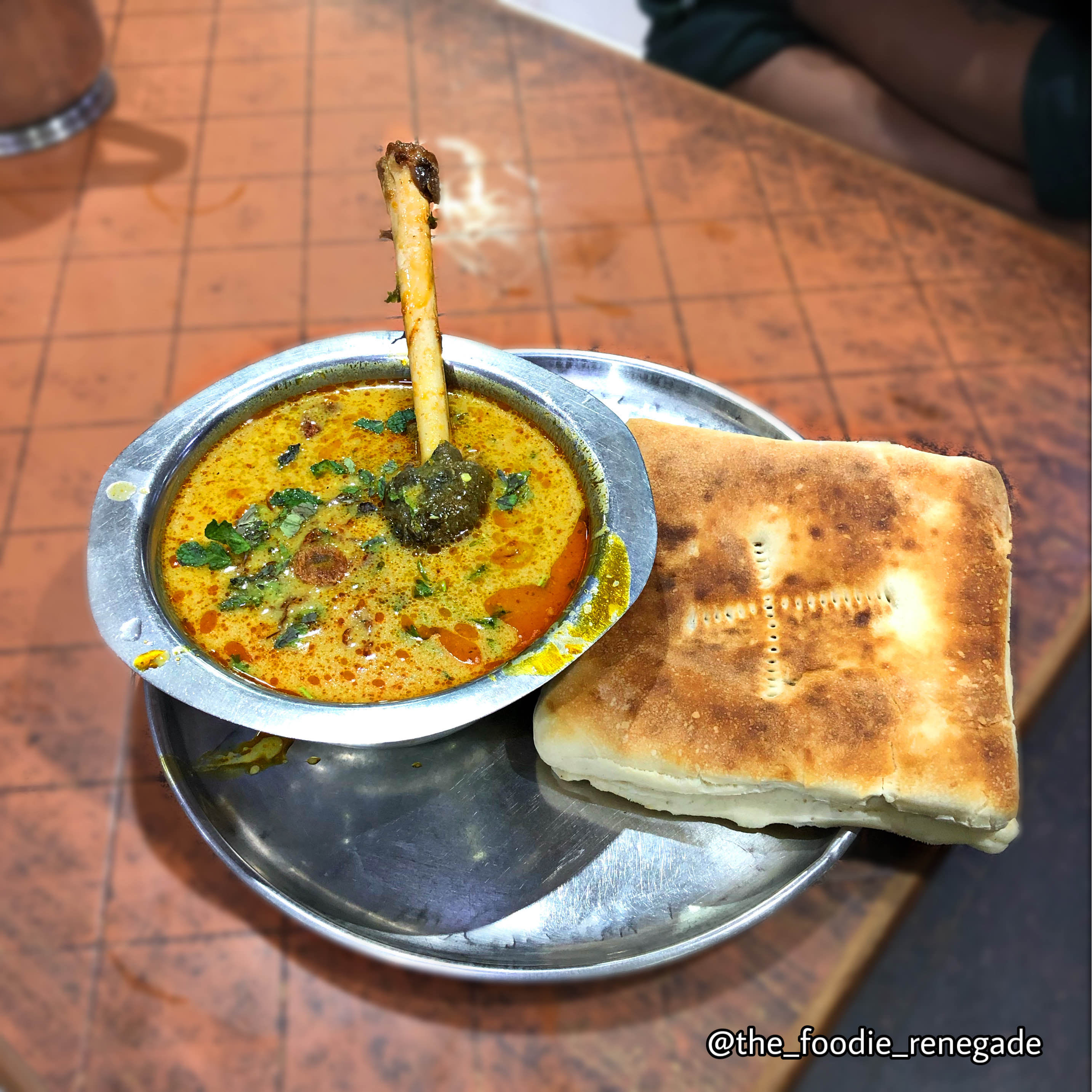 Dish,Food,Cuisine,Ingredient,Curry,Dal,Indian cuisine,Punjabi cuisine,Roti,Naan