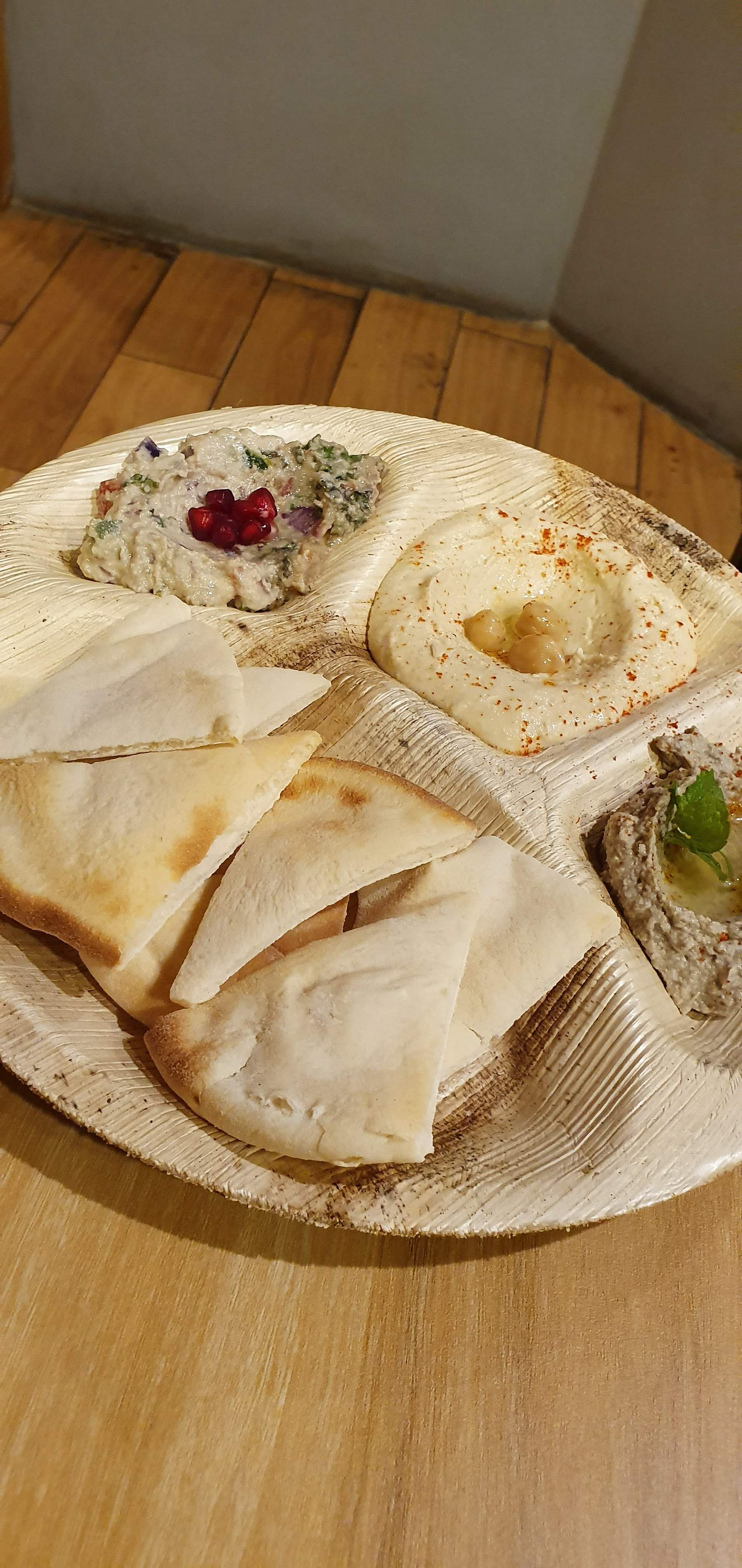 Dish,Food,Cuisine,Ingredient,Produce,Tortilla,Staple food,Lavash,Finger food,Sandwich wrap