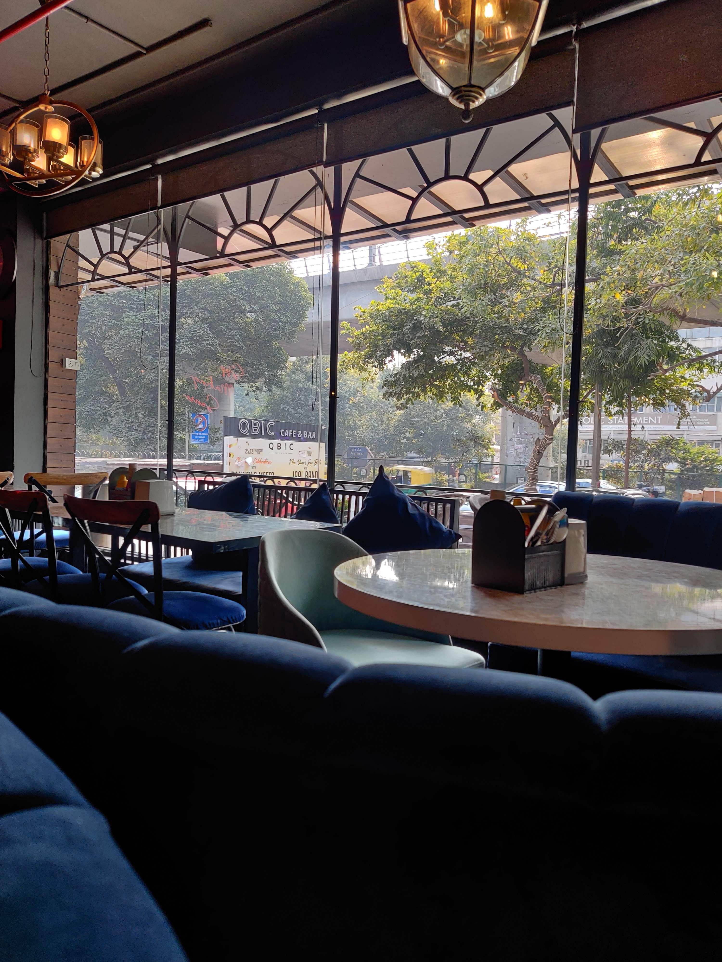 Restaurant,Property,Room,Interior design,Building,Lighting,Table,Real estate,Architecture,Furniture