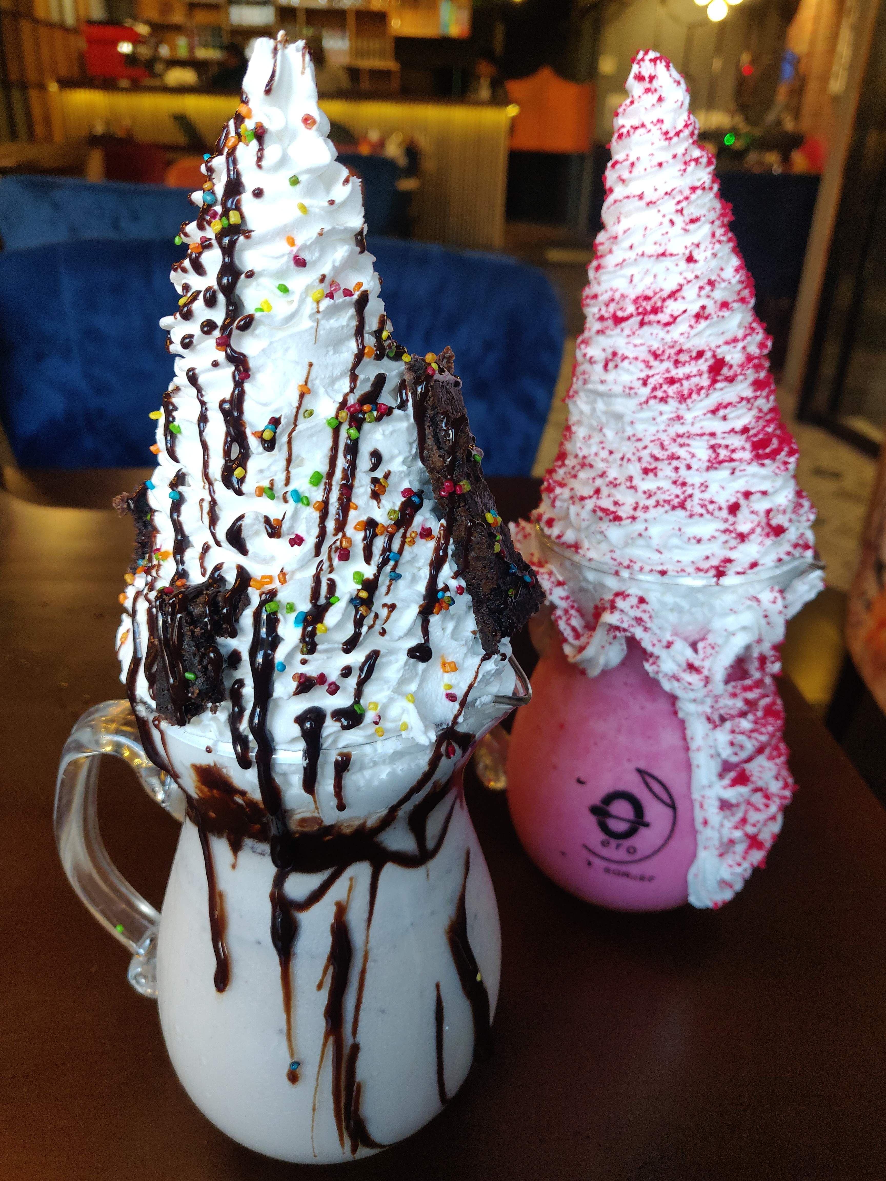 Frozen dessert,Dessert,Food,Cone,Cuisine,Sundae,Sweetness,Dairy,Ice cream,Whipped cream