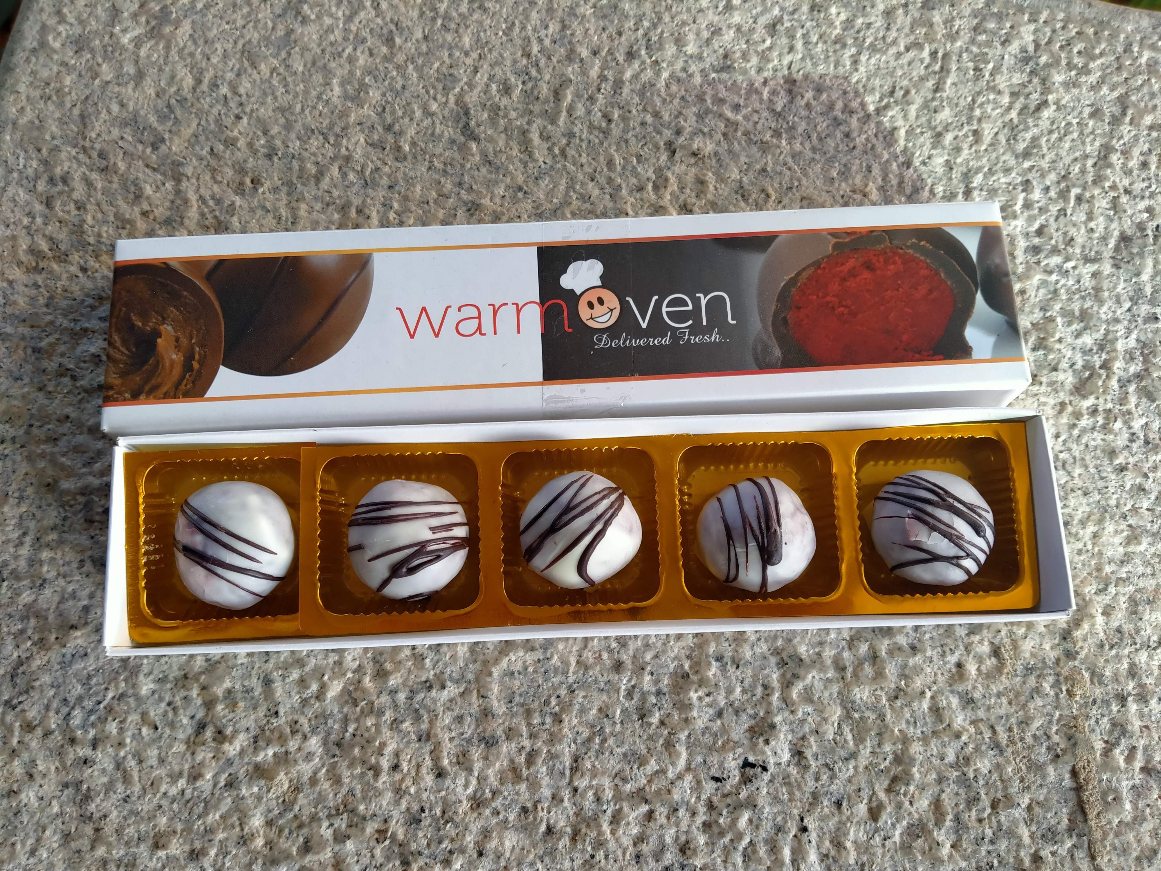 Praline,Chocolate,Chocolate truffle,Confectionery,Bonbon