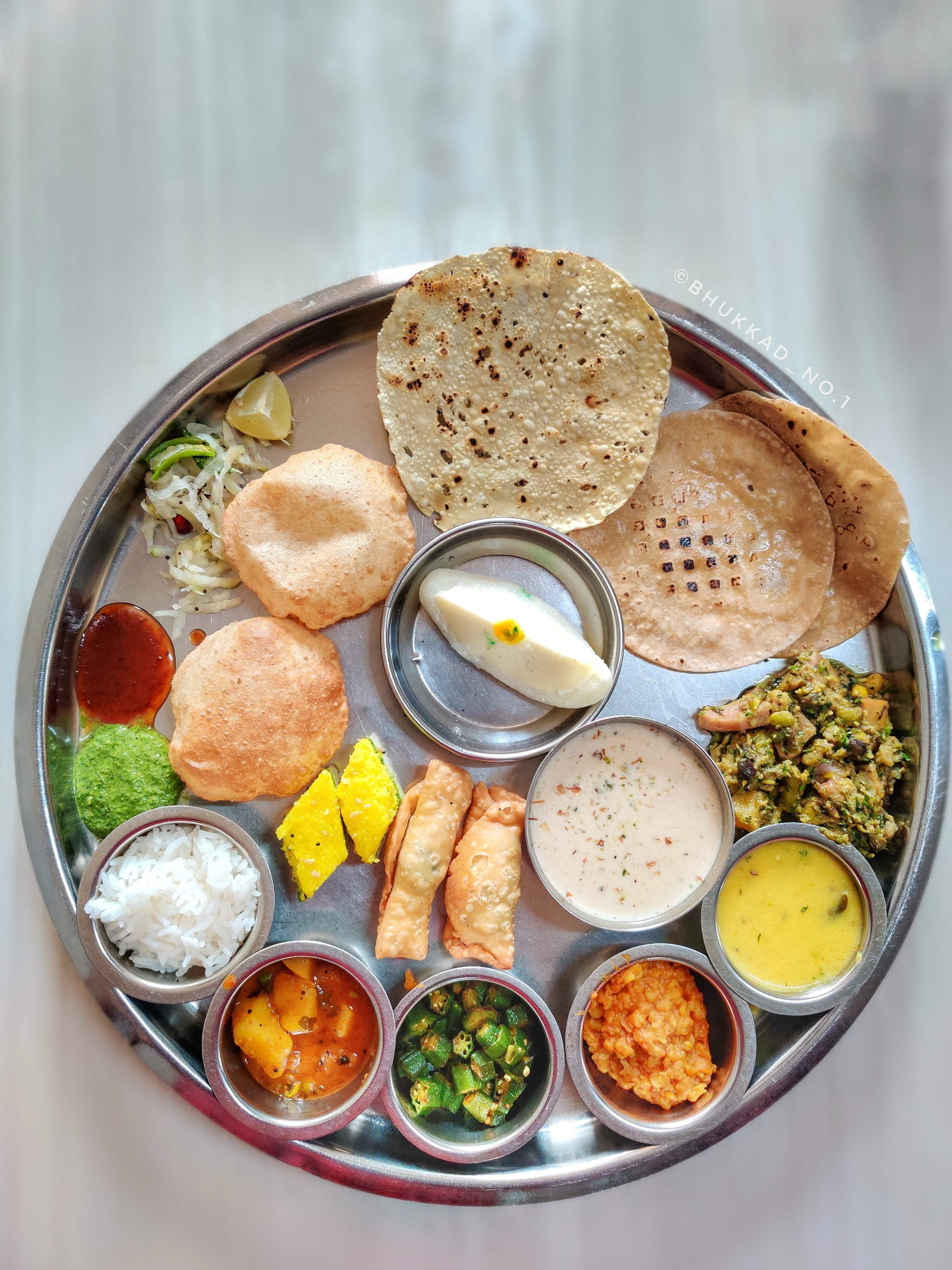 Dish,Food,Cuisine,Meal,Ingredient,Idli,Produce,Vegetarian food,Breakfast,Comfort food