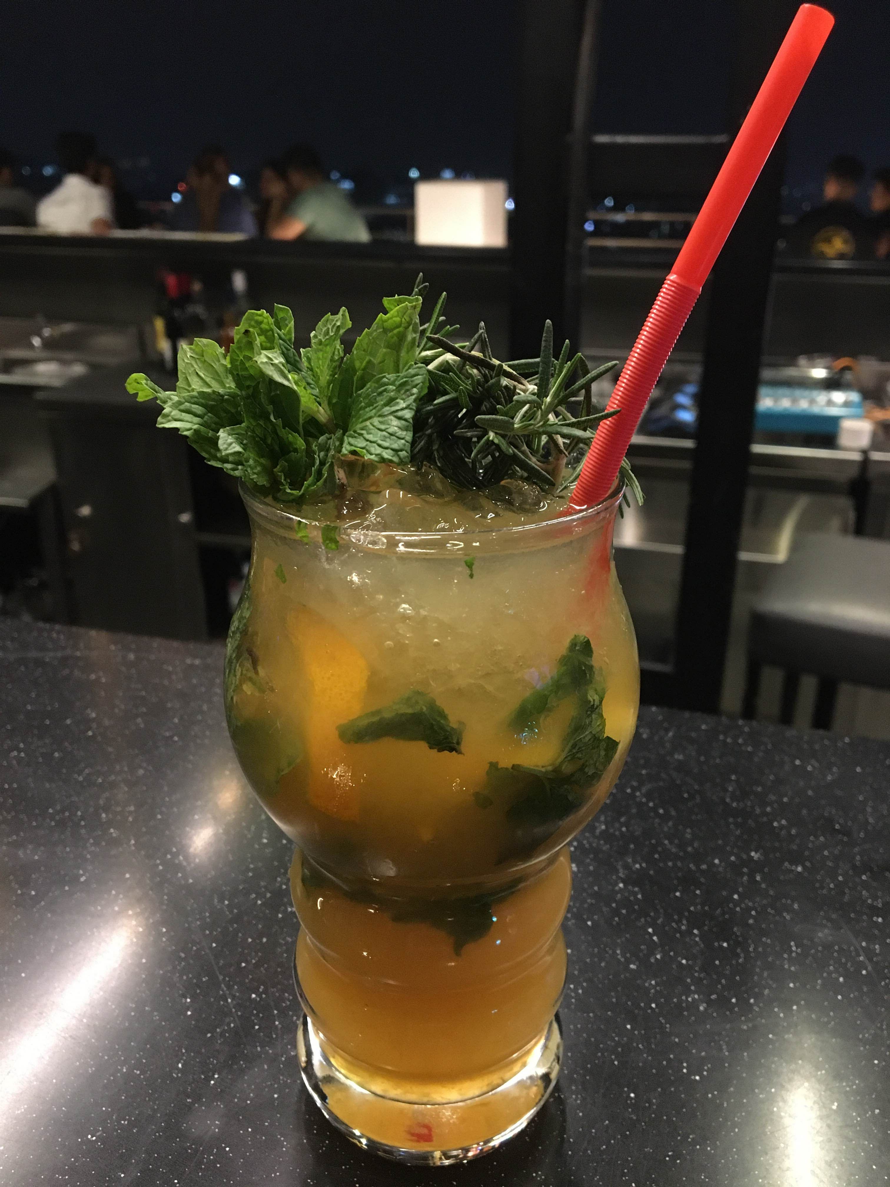 Drink,Mojito,Cocktail garnish,Mint julep,Alcoholic beverage,Cocktail,Non-alcoholic beverage,Distilled beverage,Rum swizzle,Juice