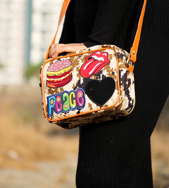 Eyewear,Bag,Handbag,Sunglasses,Fashion accessory,Shoulder,Glasses,Joint,Cool,Shoulder bag