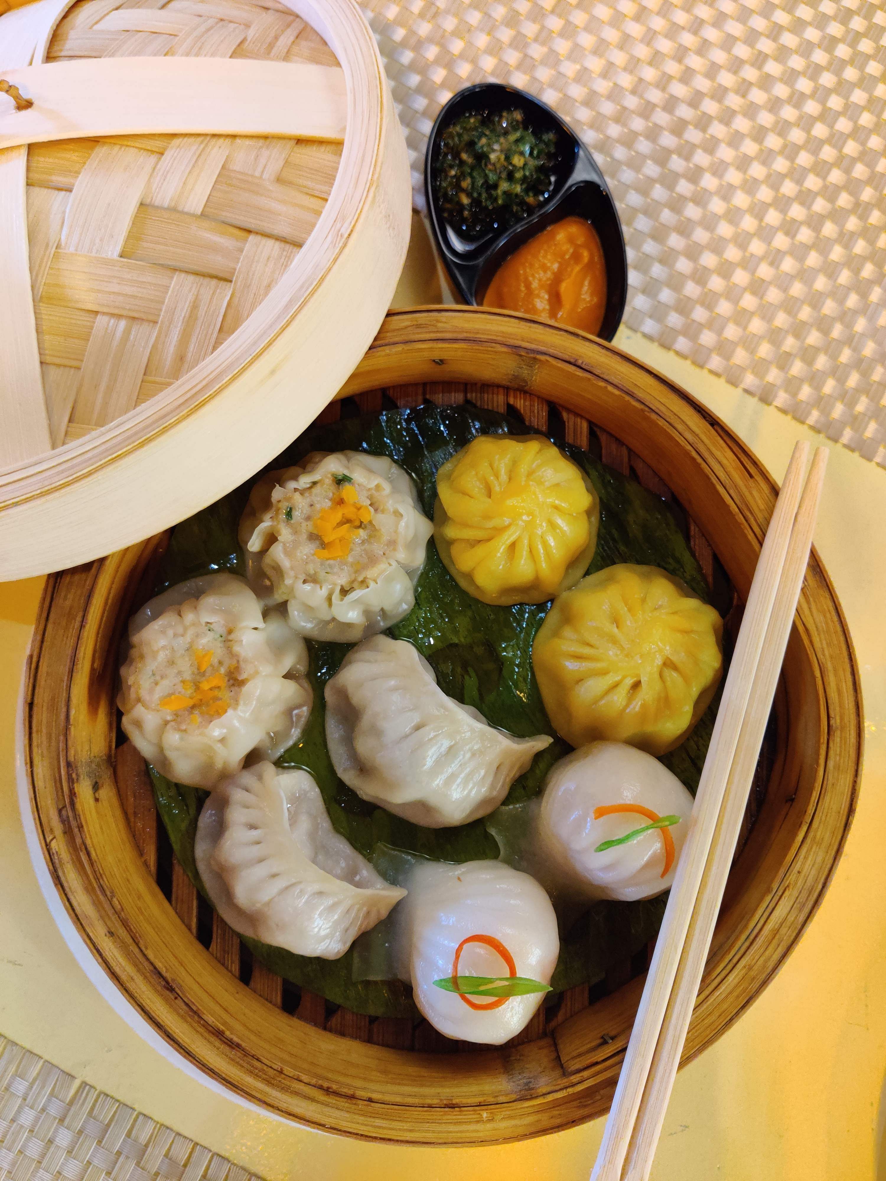 Dish,Food,Dim sum,Cuisine,Ingredient,Comfort food,Momo,Huaiyang cuisine,Dim sim,Shumai