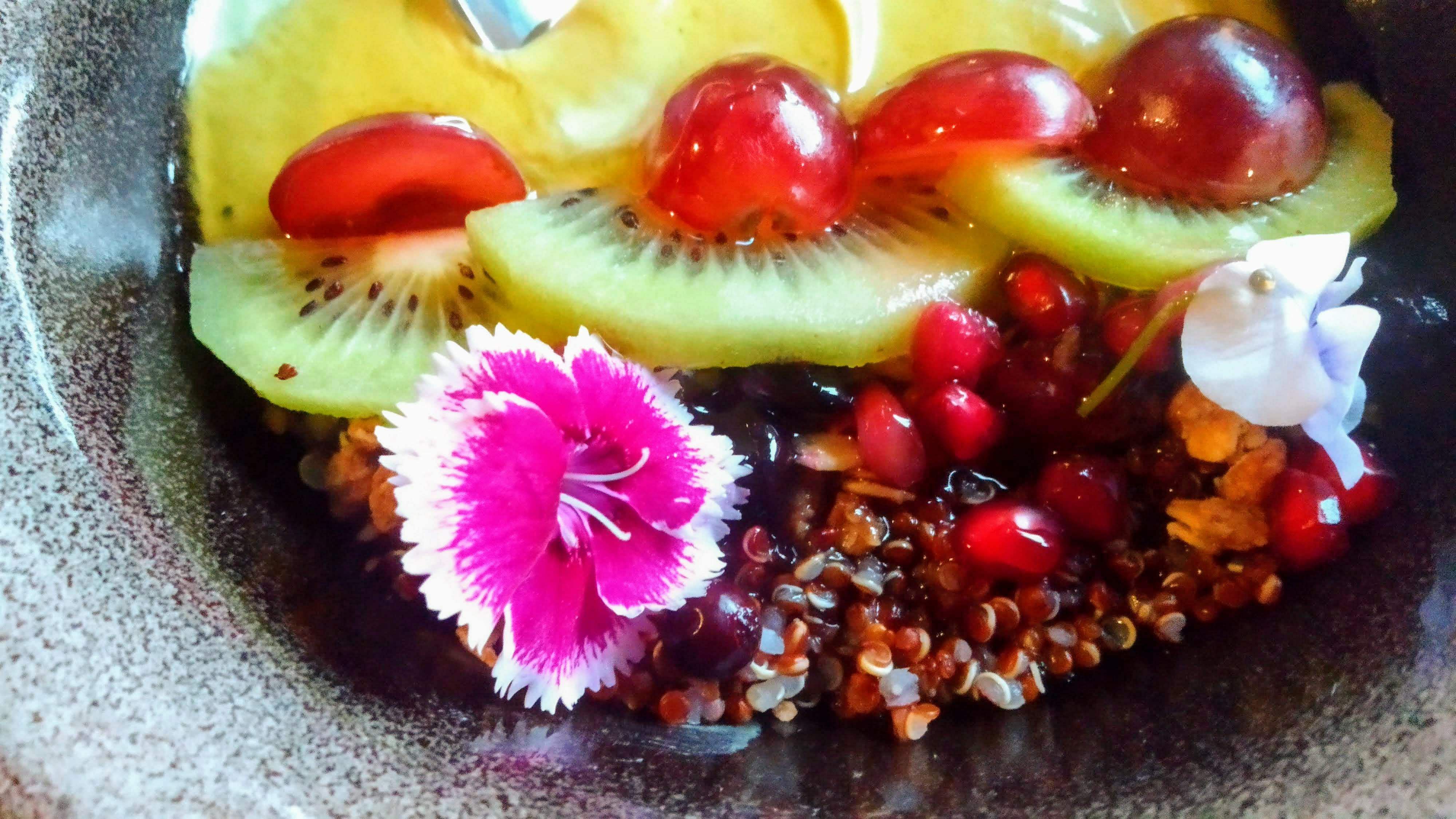 Fruit salad,Food,Dish,Cuisine,Natural foods,Fruit,Garnish,Ingredient,Salad,Plant