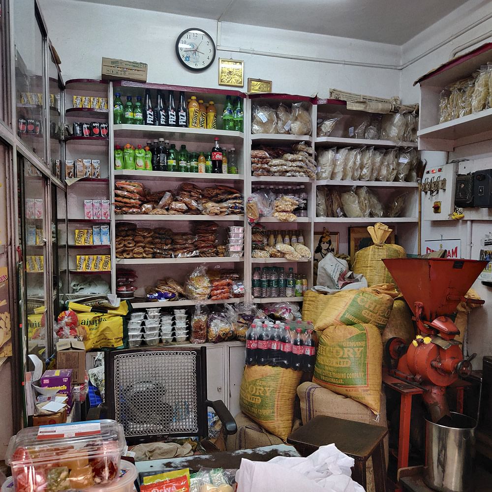 Building,Shelf,Room,Shelving,Grocery store,Retail,Furniture,Interior design,Pantry,House