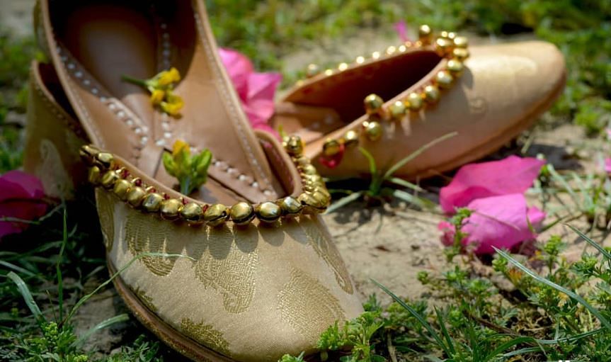 Footwear,Shoe,Pink,Sandal,Plant,Flower,Fashion accessory