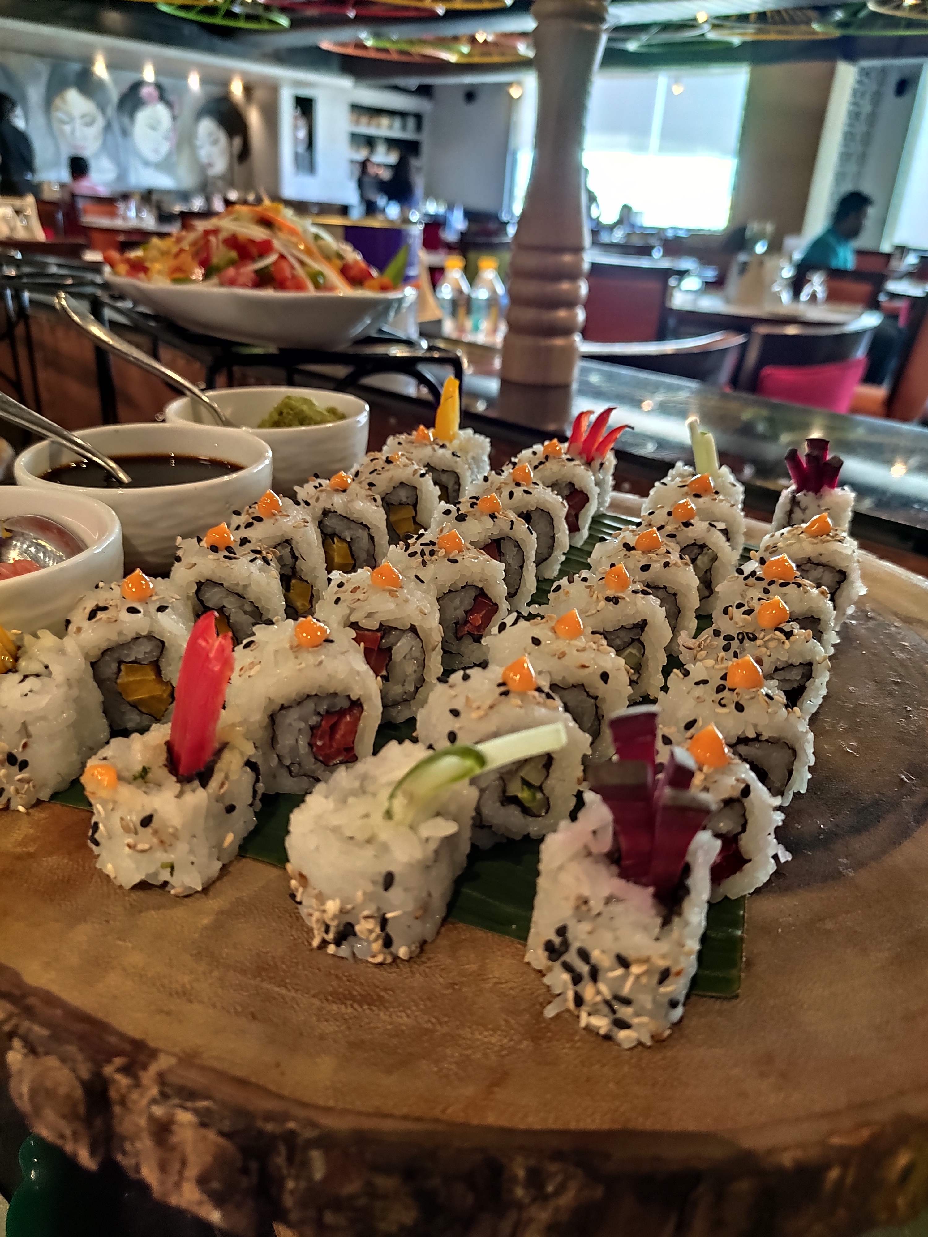 Cuisine,Food,Dish,California roll,Sushi,Comfort food,Delicacy,Finger food,Ingredient,Meal