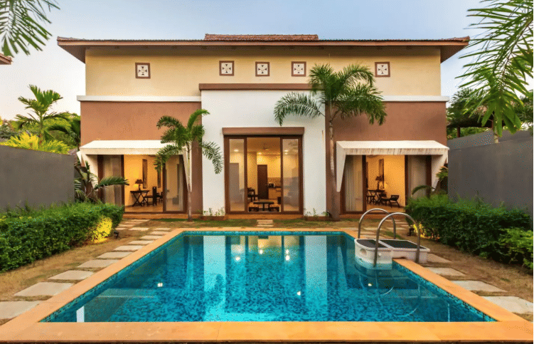 Property,Building,Swimming pool,House,Home,Real estate,Resort,Estate,Villa,Residential area