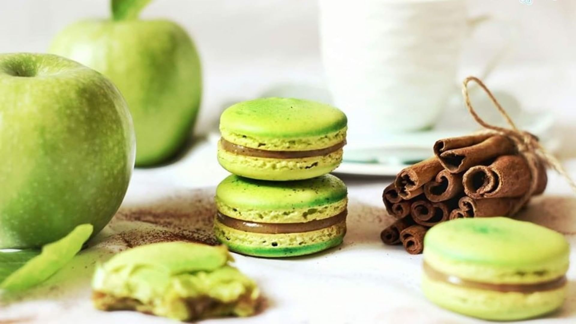 Macaroon,Food,Green,Fruit,Apple,Plant,Dessert,Produce,Cuisine,Sweetness