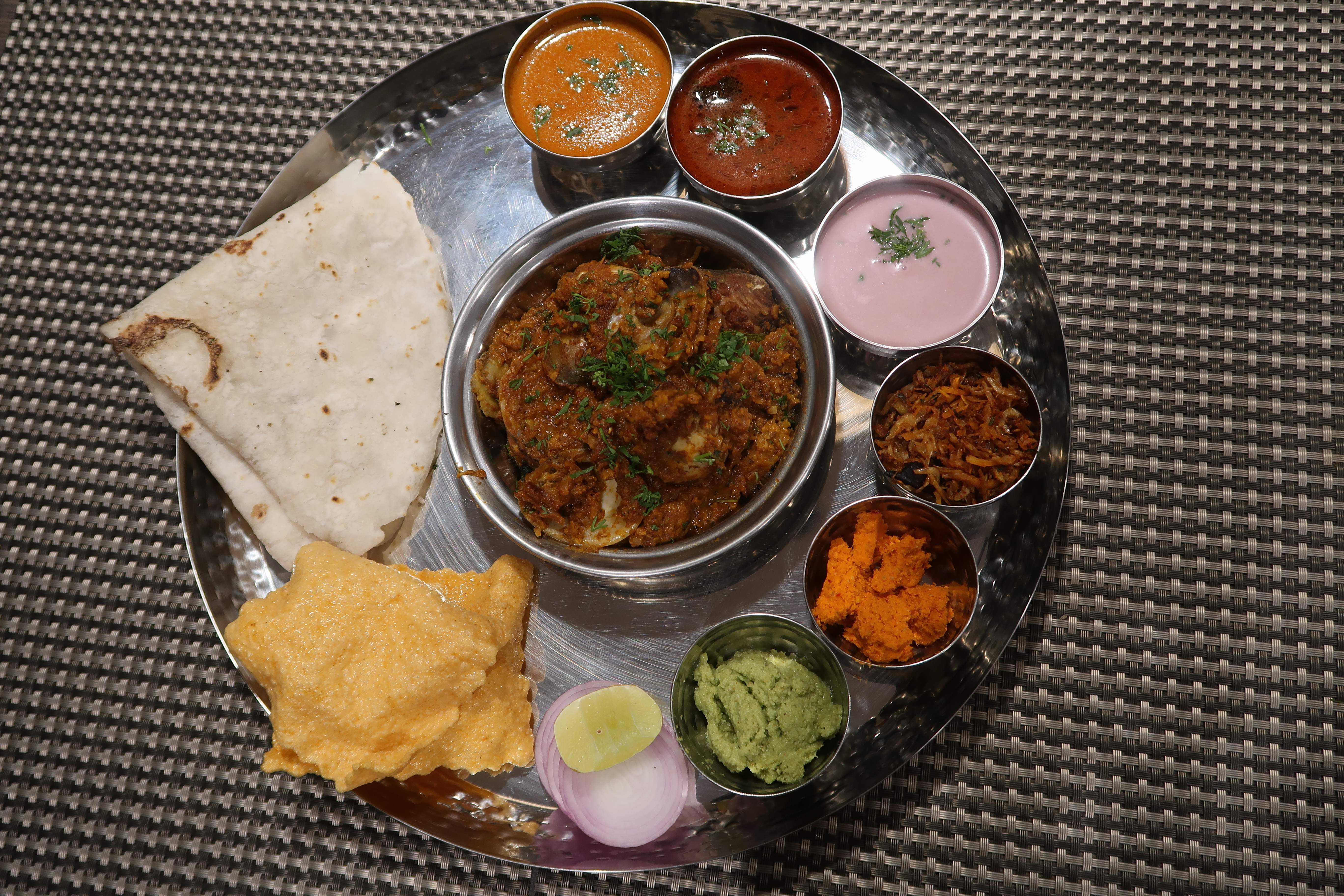 Dish,Food,Cuisine,Ingredient,Curry,Meal,Indian cuisine,Masala,Punjabi cuisine,Produce