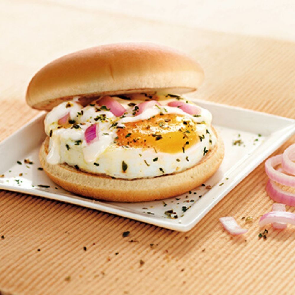 Dish,Food,Cuisine,Ingredient,Bun,Fast food,Baked goods,Breakfast sandwich,Produce,Finger food