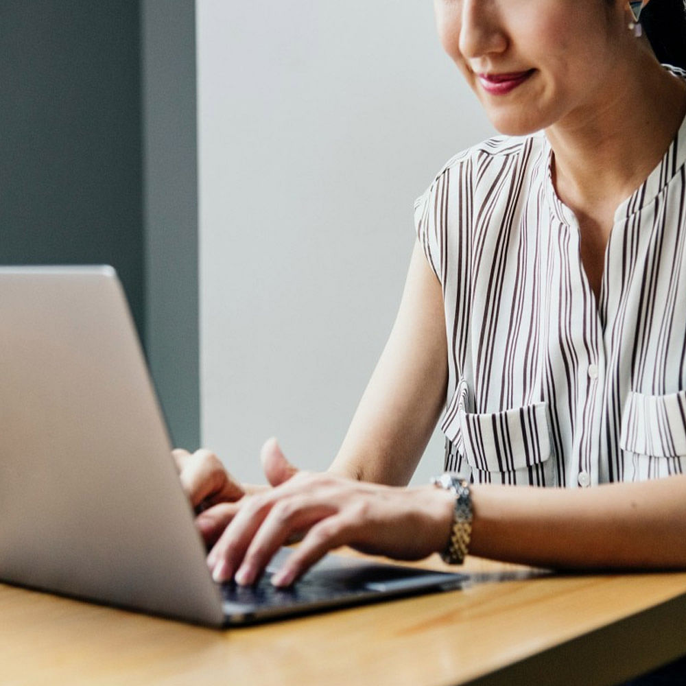 Job,Laptop,Typing,Sitting,Arm,Hand,Learning,Electronic device,Writing instrument accessory,Computer