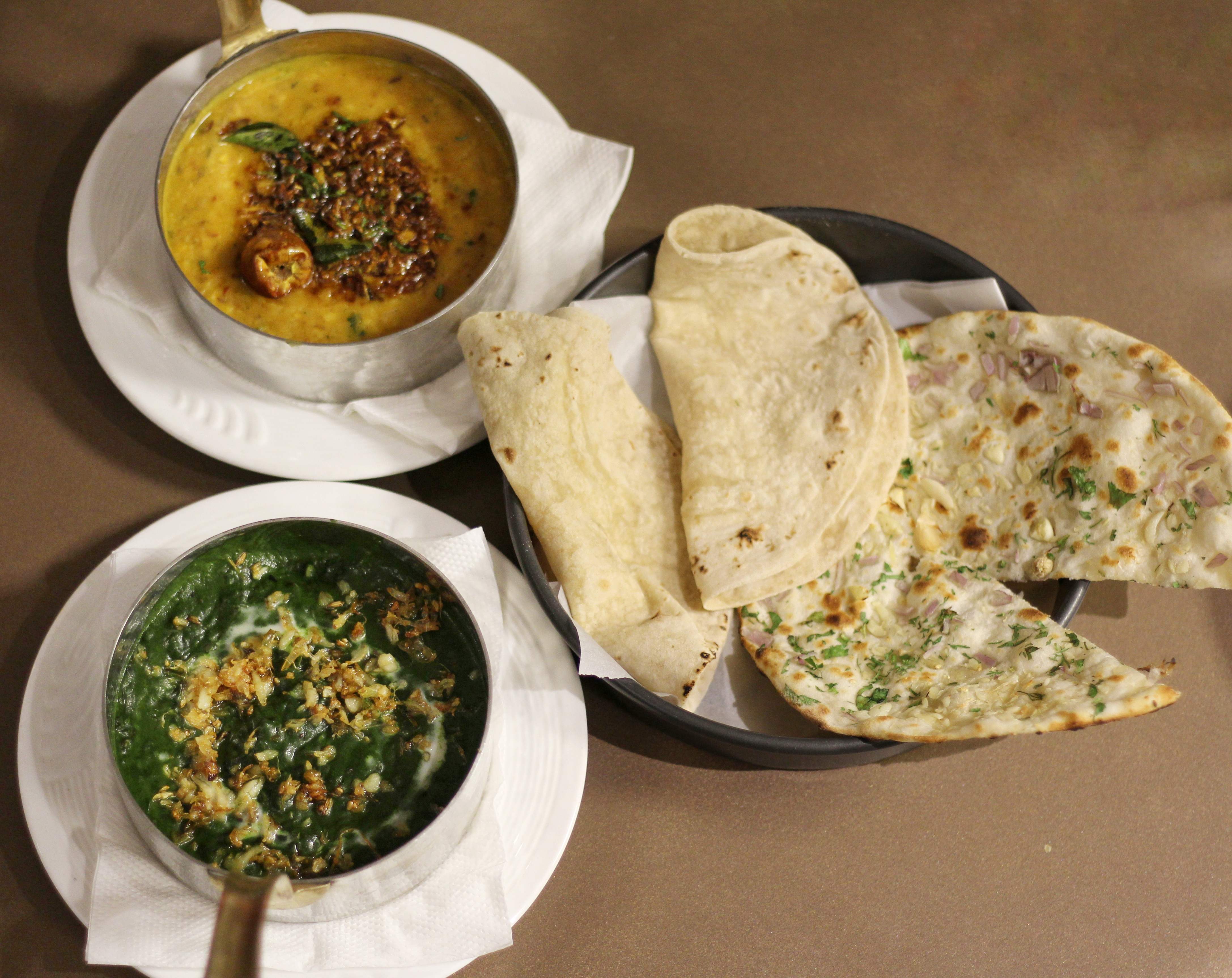 Dish,Food,Cuisine,Ingredient,Produce,Vegetarian food,Roti,Dip,Flatbread,Saag