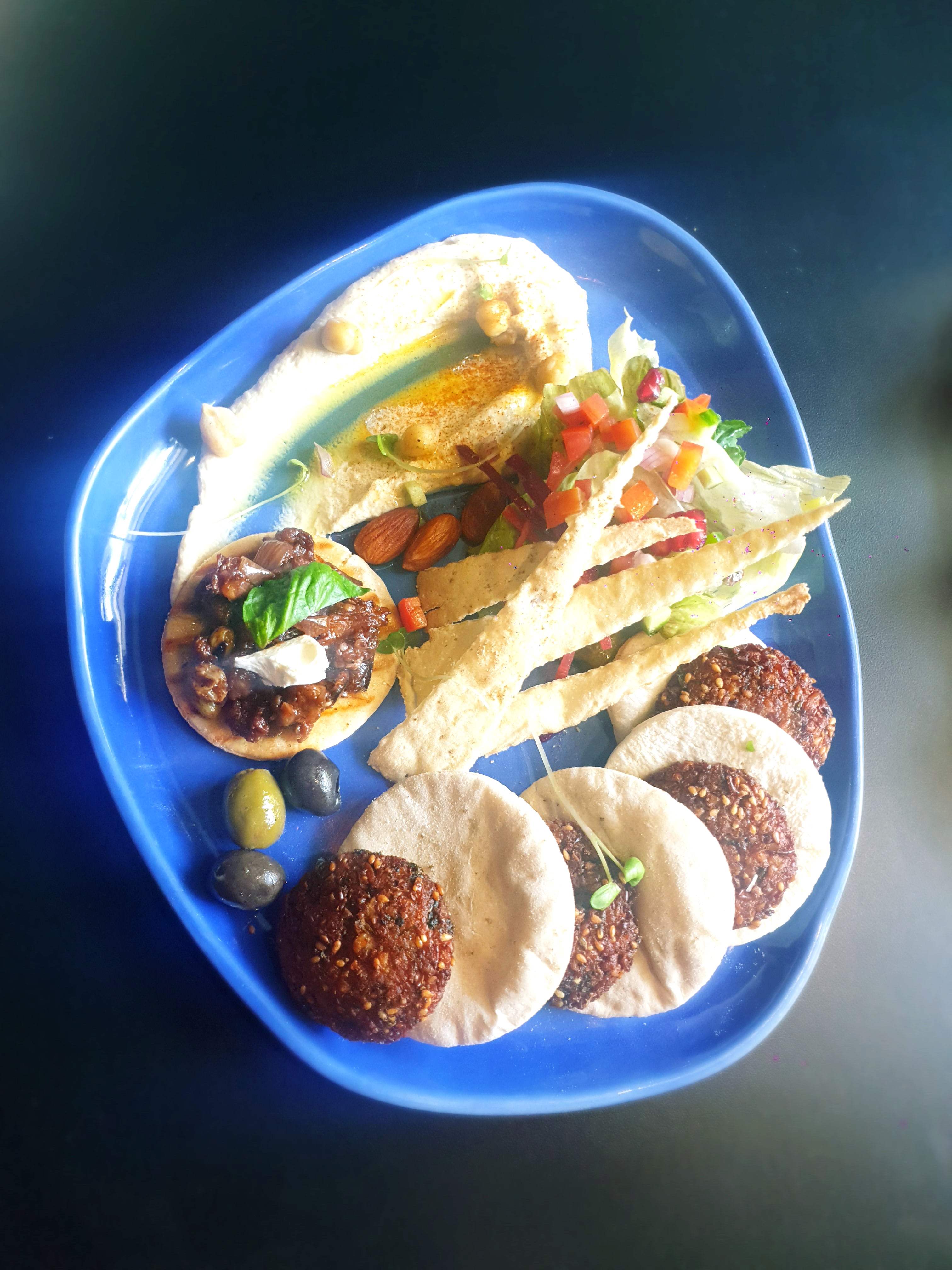 Dish,Food,Cuisine,Ingredient,Recipe,Vegetarian food,Produce,Lunch,Side dish,Falafel