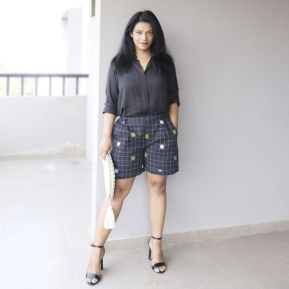 Clothing,Plaid,White,Black,Fashion,Fashion model,Pattern,Waist,Footwear,Tartan