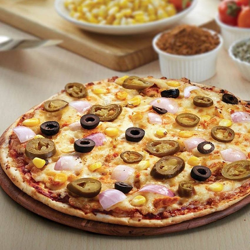 Dish,Food,Cuisine,Pizza,Ingredient,Junk food,Fast food,Pizza cheese,California-style pizza,Produce