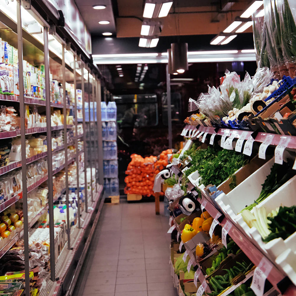 Supermarket,Grocery store,Aisle,Convenience store,Retail,Building,Whole food,Marketplace,Outlet store,Inventory