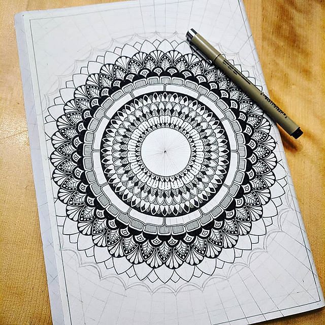 Drawing,Sketch,Illustration,Design,Circle,Pattern,Textile,Spiral,Doily,Artwork