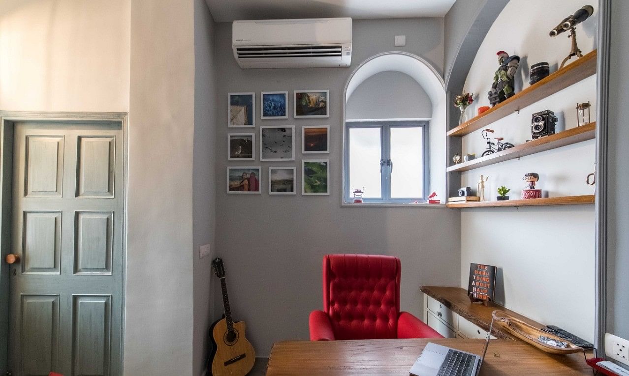 Room,Shelf,Property,Furniture,Interior design,Building,House,Shelving,Living room,Wall