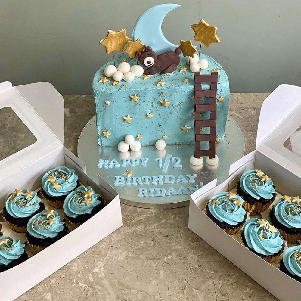 Blue,Turquoise,Teddy bear,Baby shower,Food,Party,Dessert,Baked goods,Cake decorating,Baking