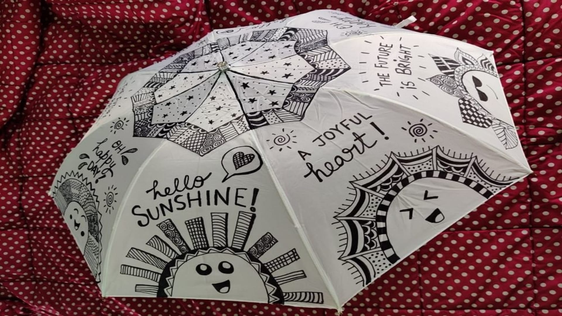 Games,Material property,Gambling,Illustration,Doodle,Drawing,Pattern,Fashion accessory,Recreation,Paper