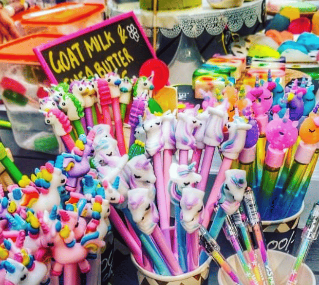 Stick candy,Party favor,Stationery,Party supply,Confectionery,Pen,Food,Snack