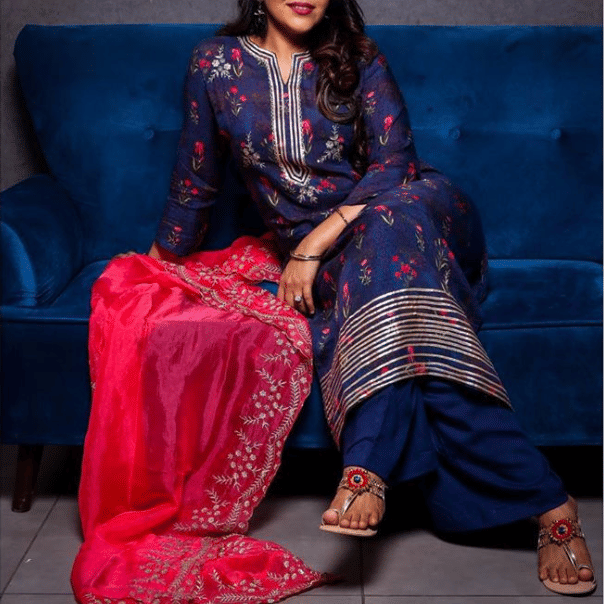 Clothing,Formal wear,Sari,Magenta,Purple,Pink,Maroon,Textile,Embroidery,Sitting