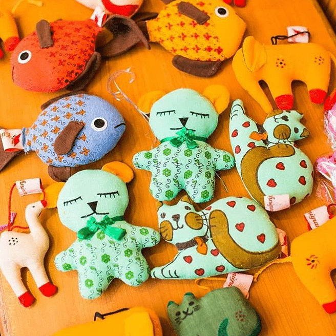 Snack,Finger food,Food,Cookie,Toy,Cookies and crackers