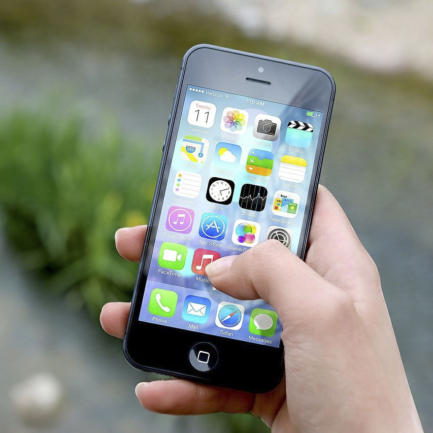 Mobile phone,Gadget,Communication Device,Portable communications device,Smartphone,Electronic device,Technology,Iphone,Feature phone,Font