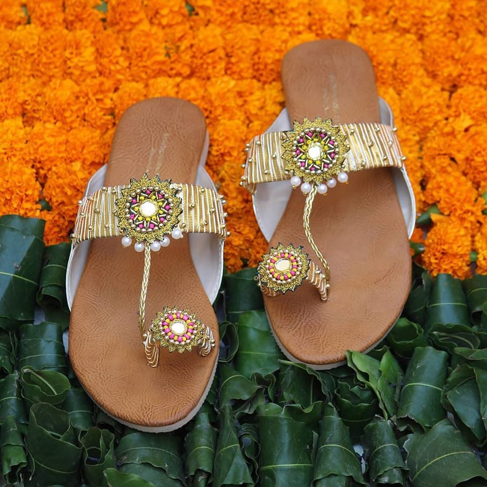 Footwear,Slipper,Flip-flops,Sandal,Orange,Shoe,Brown,Fashion accessory