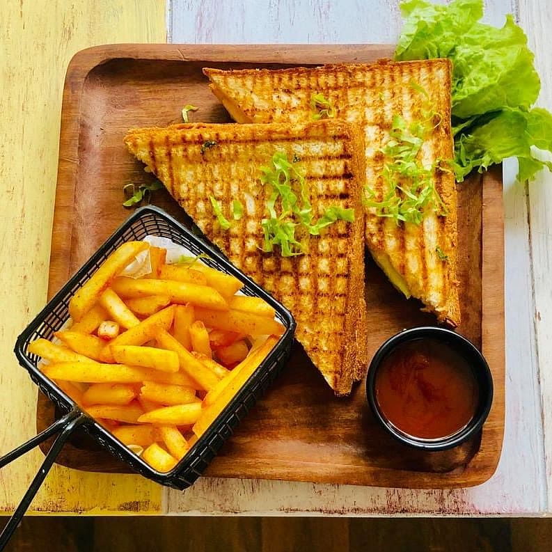 Food,Cuisine,Dish,Junk food,Corn on the cob,Fried food,Ingredient,French fries,Sweet corn,Vegetarian food