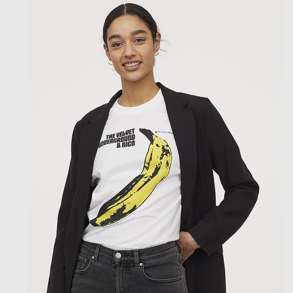 Clothing,White,Yellow,T-shirt,Sleeve,Long-sleeved t-shirt,Top,Outerwear,Neck,Jacket