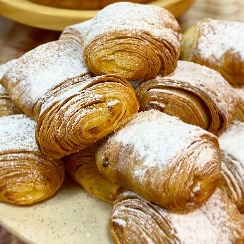 Food,Cuisine,Dish,Croissant,Baked goods,Viennoiserie,Ingredient,Sfogliatelle,Dessert,Pastry