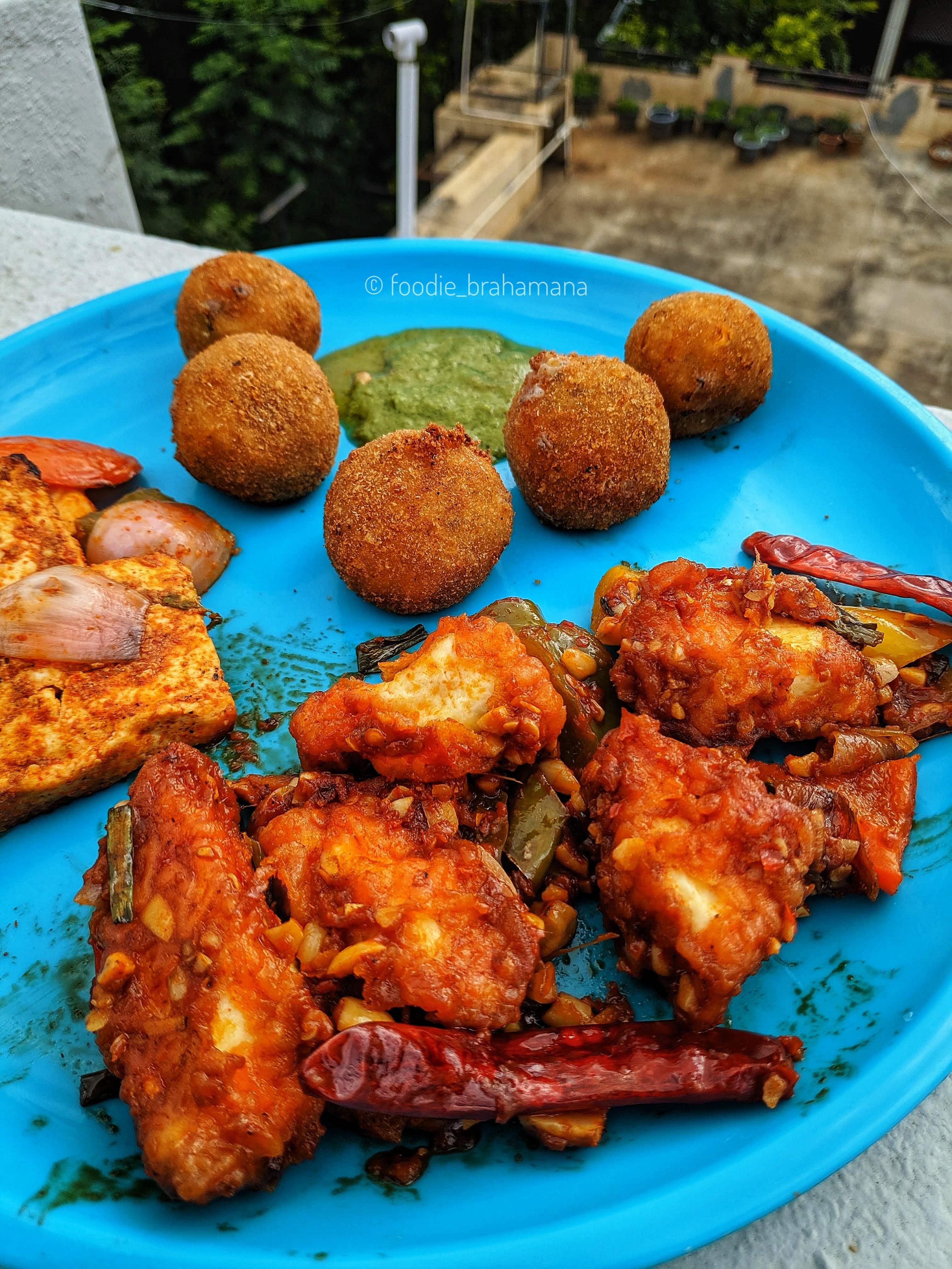 Dish,Fried food,Food,Cuisine,Fried chicken,Ingredient,Fritter,Pakora,Chicken meat,Tandoori chicken