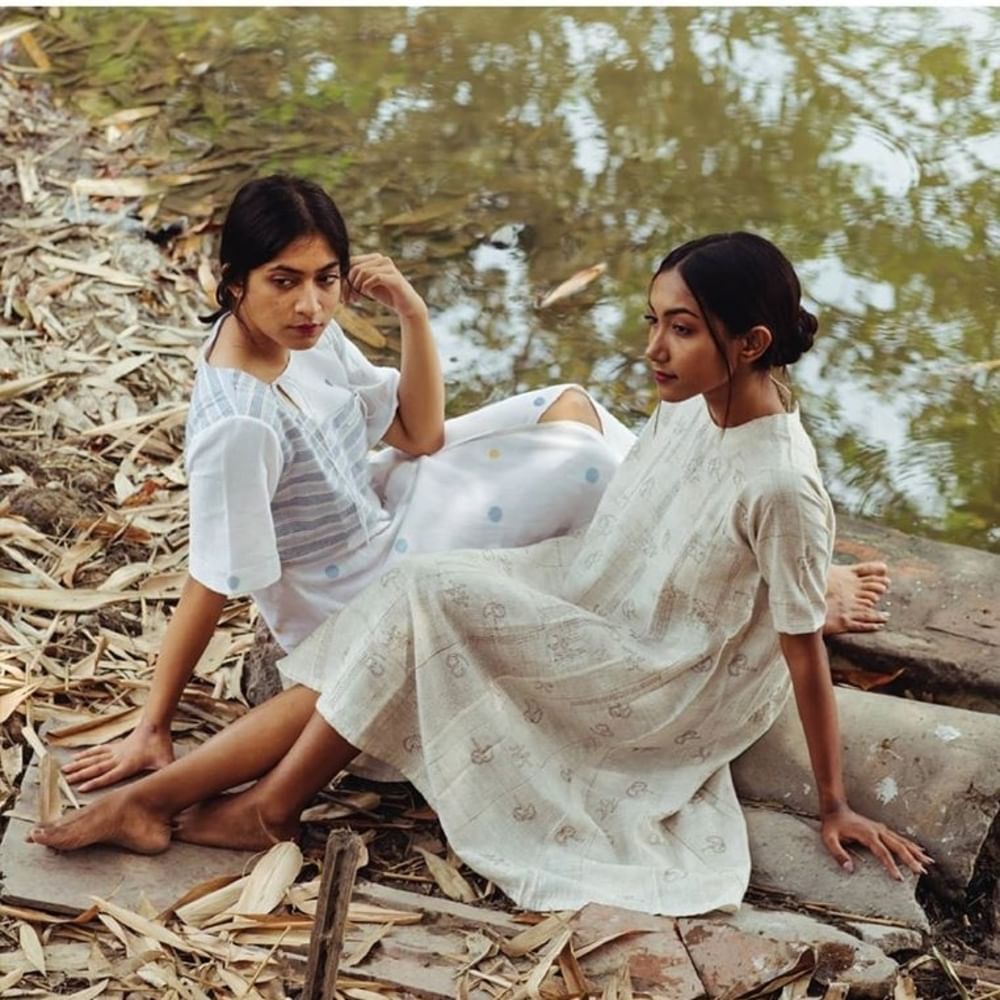 People in nature,Photography,Smile,Child,Dress,Tree,Sitting,Adaptation,Happy,Photo shoot