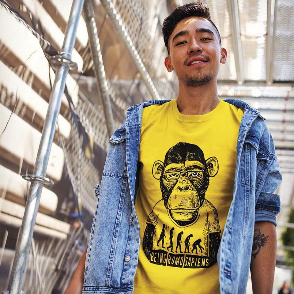T-shirt,Yellow,Cool,Smile,Human,Street fashion,Fun,Glasses,Top,Photography