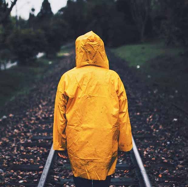 Outerwear,Raincoat,Yellow,Jacket,Hood,Top,Coat,Hoodie,Soil,Sleeve