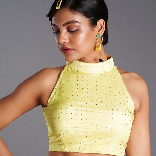 Clothing,Neck,Yellow,Shoulder,Blouse,Top,Shirt,Dress,Fashion model,Crop top