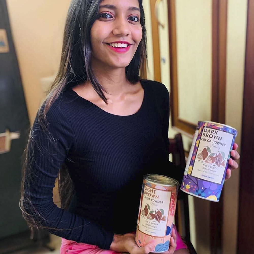 Face,Beauty,Liqueur,Long hair,Smile,Drink,T-shirt,Alcohol,Chest,Brown hair