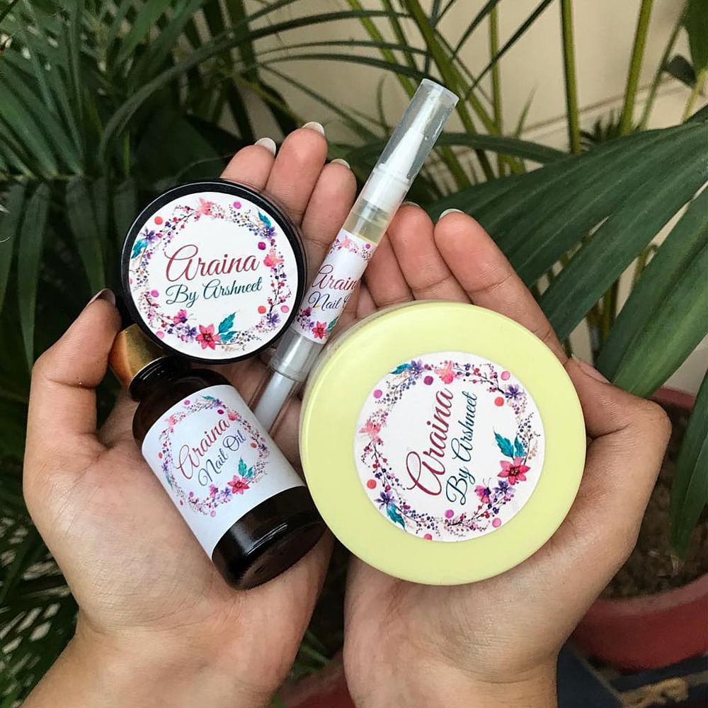 Lip,Beauty,Skin,Hand,Cosmetics,Nail,Material property,Finger,Nail care