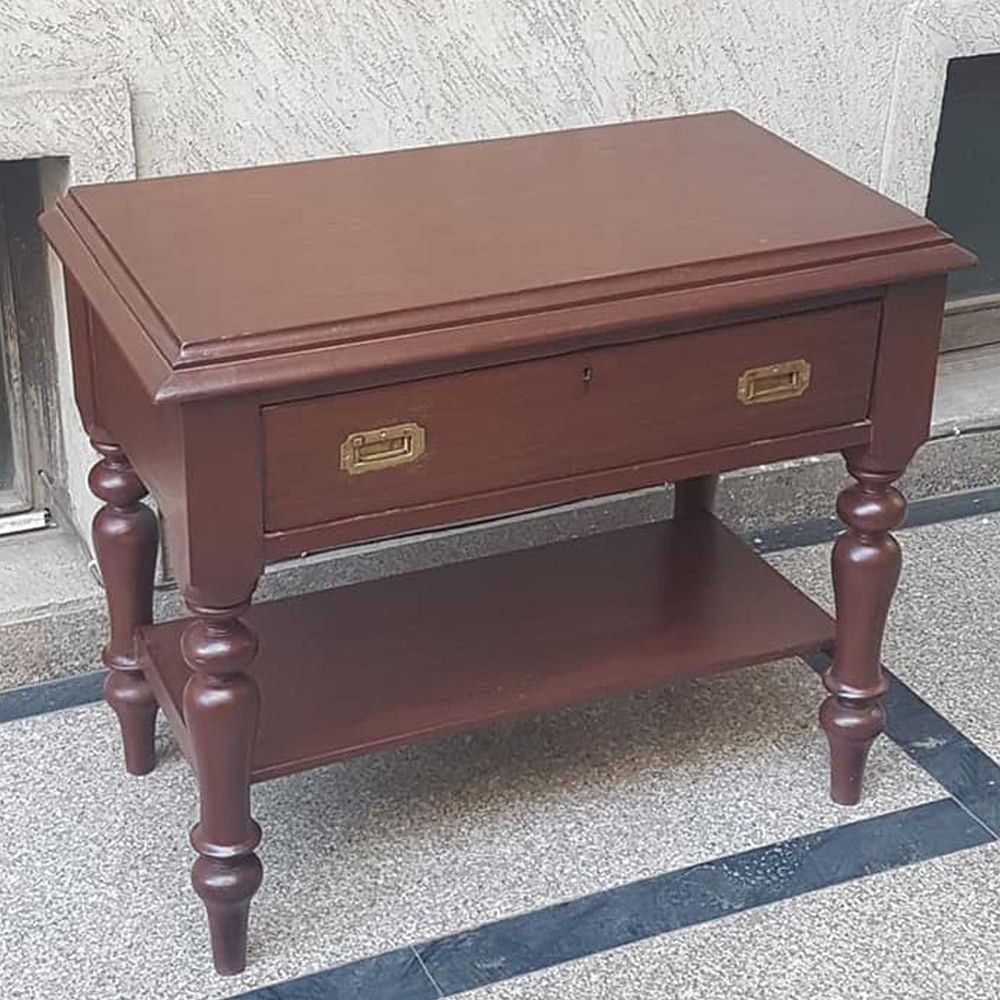 Furniture,Table,Drawer,End table,Nightstand,Desk,Wood stain,Writing desk,Antique,Hardwood