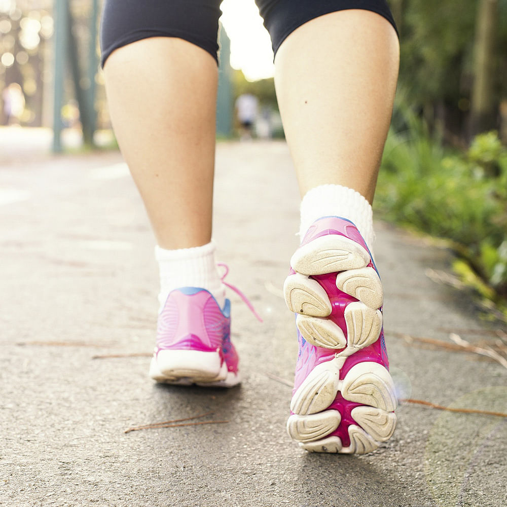 Footwear,White,Pink,Human leg,Shoe,Leg,Ankle,Joint,Calf,Street fashion