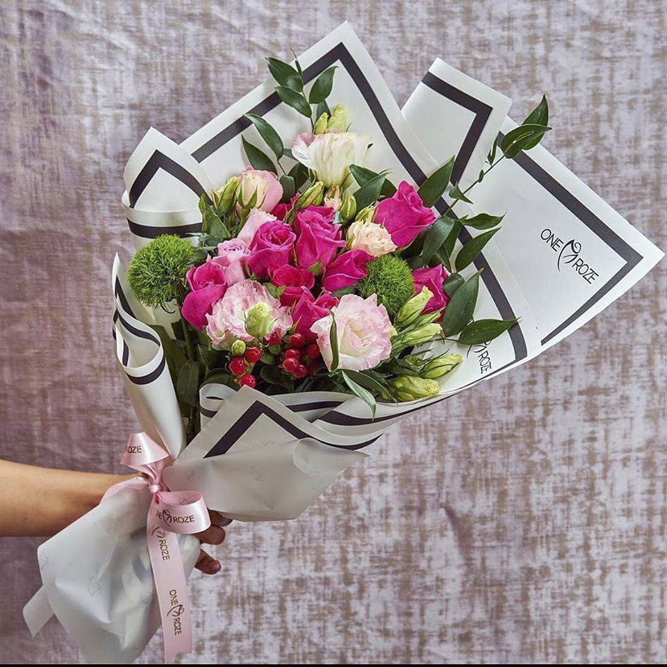 Flower,Bouquet,Flower Arranging,Floristry,Cut flowers,Plant,Pink,Floral design,Flowering plant,Rose