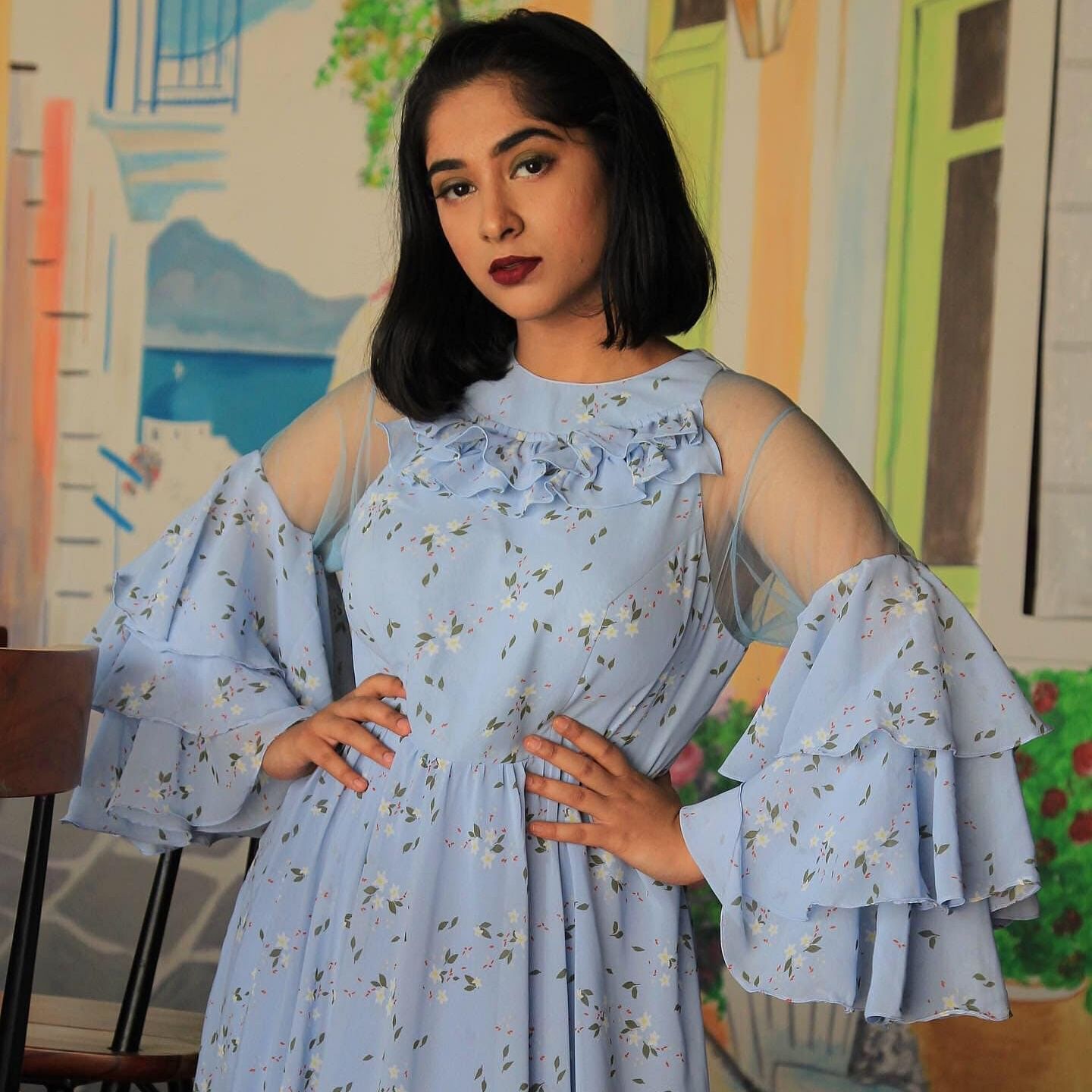 Clothing,Shoulder,Textile,Pattern,Dress,Fashion design,Neck,Trunk,Black hair,Peach
