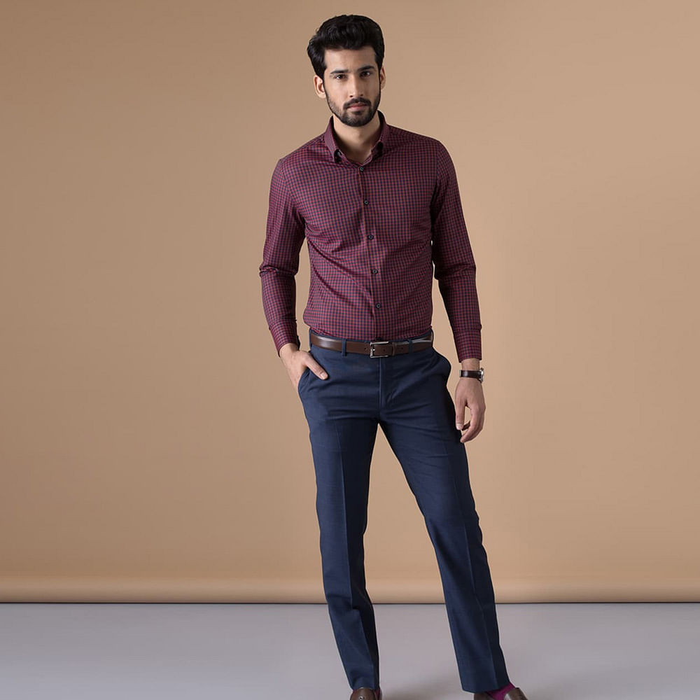 Clothing,Standing,Jeans,Neck,Fashion model,Fashion,Denim,Sleeve,Waist,Collar