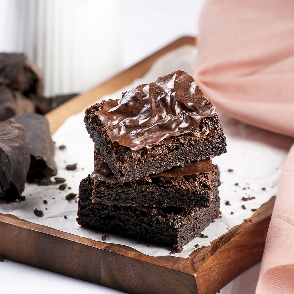 Food,Chocolate brownie,Dessert,Snack cake,Chocolate,Chocolate cake,Dish,Baked goods,Cuisine,Fudge