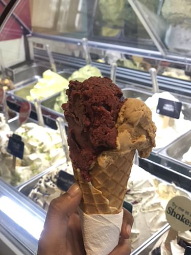 Food,Ice cream,Gelato,Dondurma,Chocolate ice cream,Frozen dessert,Dessert,Cuisine,Ice cream cone,Sorbetes